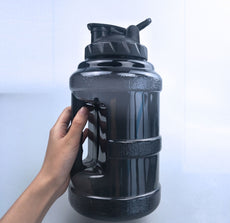 Portable plastic bucket